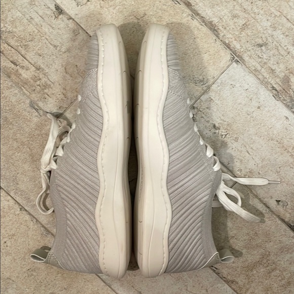 Lucky Brand Womens Shannia Casual Sneaker in Gray. Size 8 - Picture 7 of 15